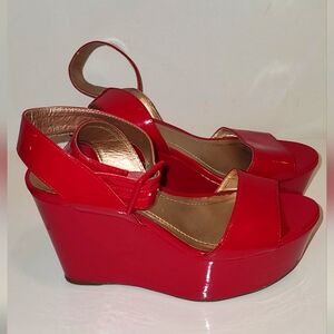 BCBGeneration Lee Ankle-Strap Sandal in Red Plarform Wedges Sandals size US 7